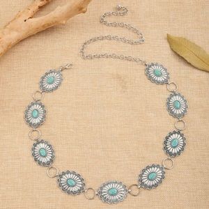 SHEIN Turquoise Conch Chain Belt